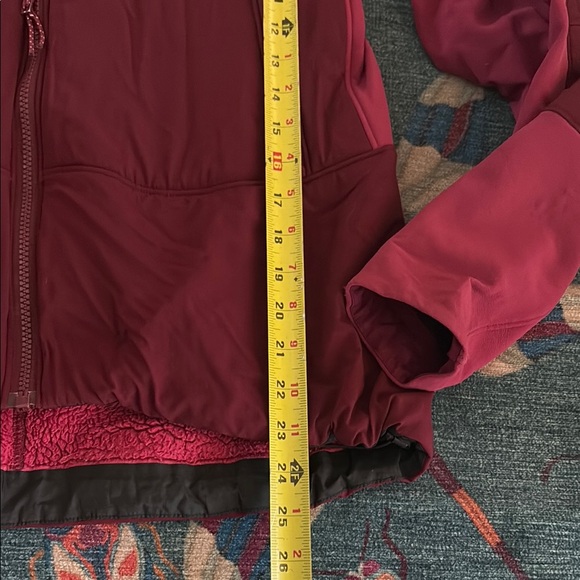 Vintage Arc'teryx Women's Gamma LV Softshell Jacket in raspberry L - Picture 4 of 6